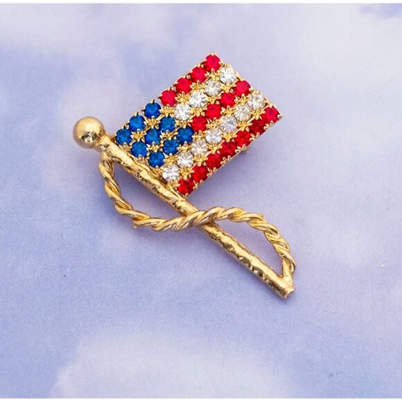 Vintage USA Flag Pole Brooch - S27 - Picture 1 of 2